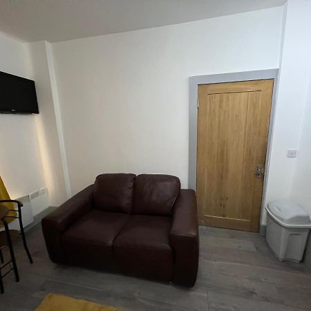 Ground Floor Two Bed Cairo Street Apartment Warrington  Bagian luar foto