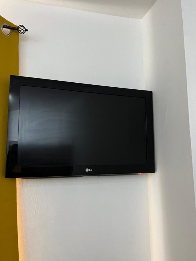 Ground Floor Two Bed Cairo Street Apartment Warrington  Bagian luar foto
