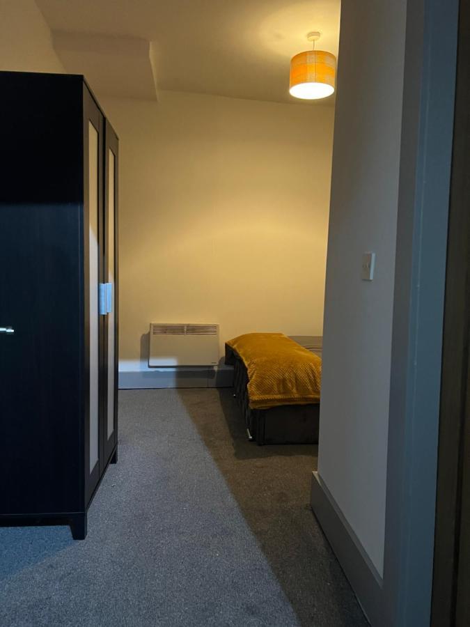 Ground Floor Two Bed Cairo Street Apartment Warrington  Bagian luar foto
