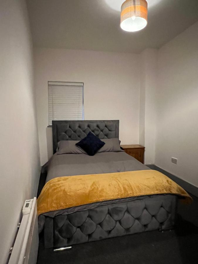 Ground Floor Two Bed Cairo Street Apartment Warrington  Bagian luar foto