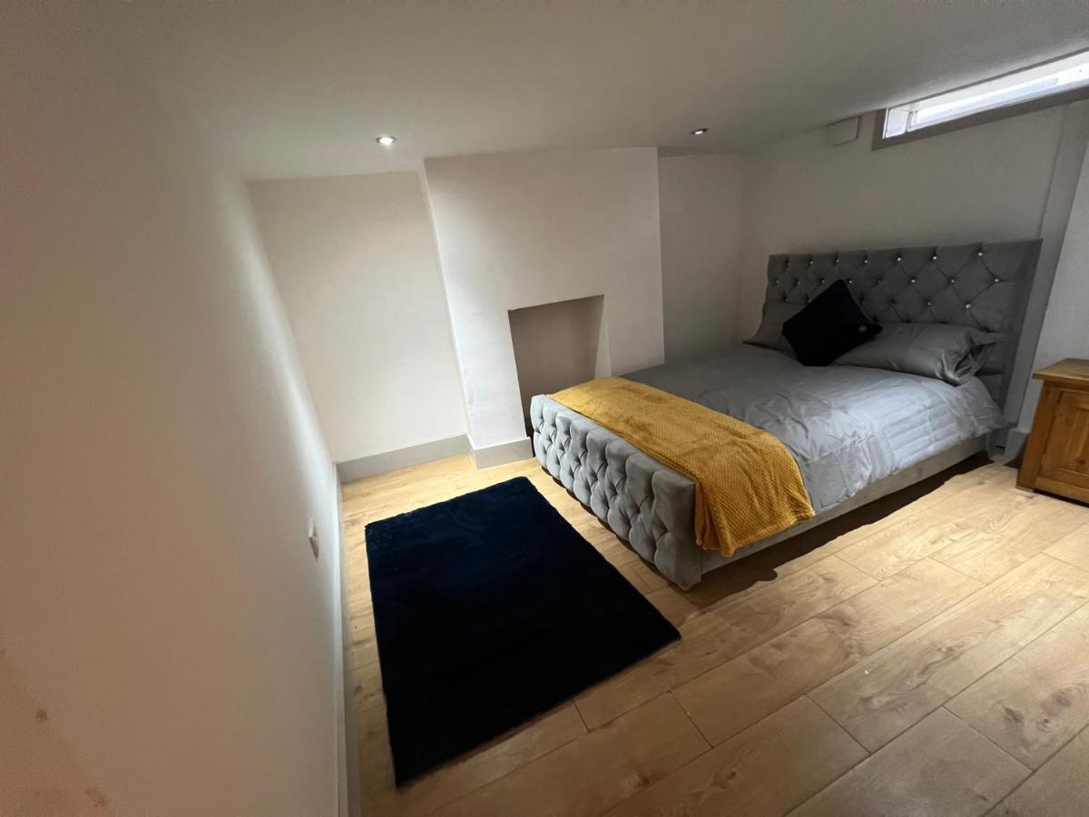 Ground Floor Two Bed Cairo Street Apartment Warrington  Bagian luar foto